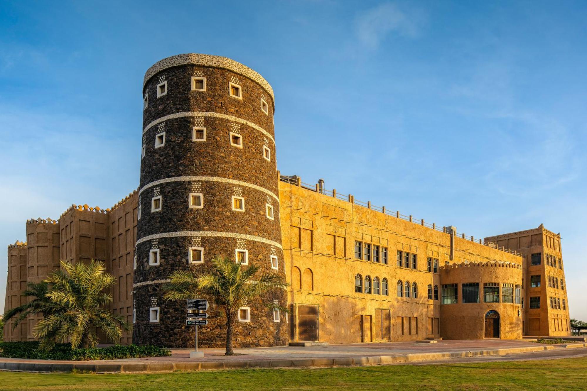 Carlton Al Moaibed Hotel Дамам Екстериор снимка Al Jahili Fort