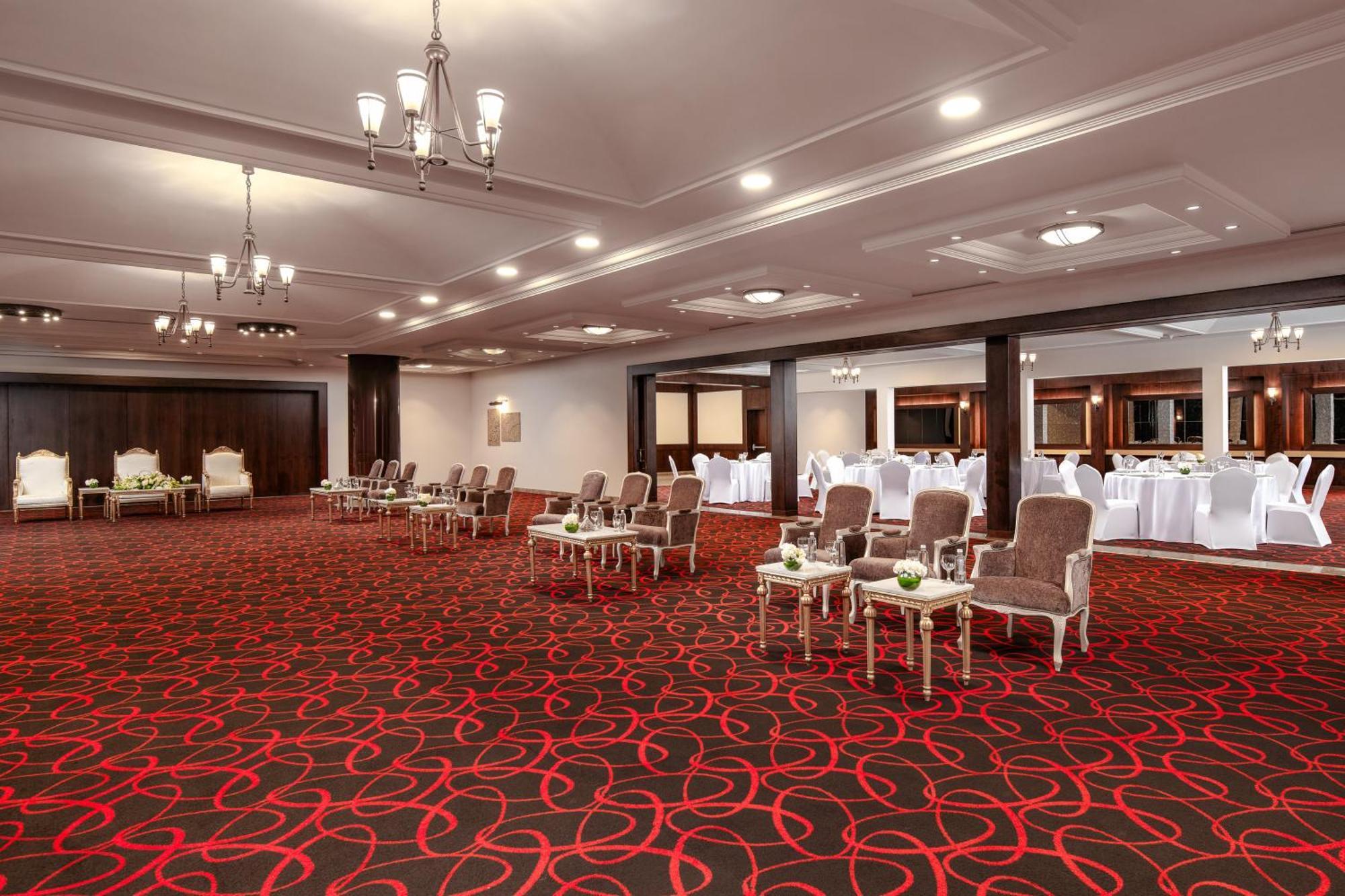 Carlton Al Moaibed Hotel Дамам Екстериор снимка The ballroom at the hotel