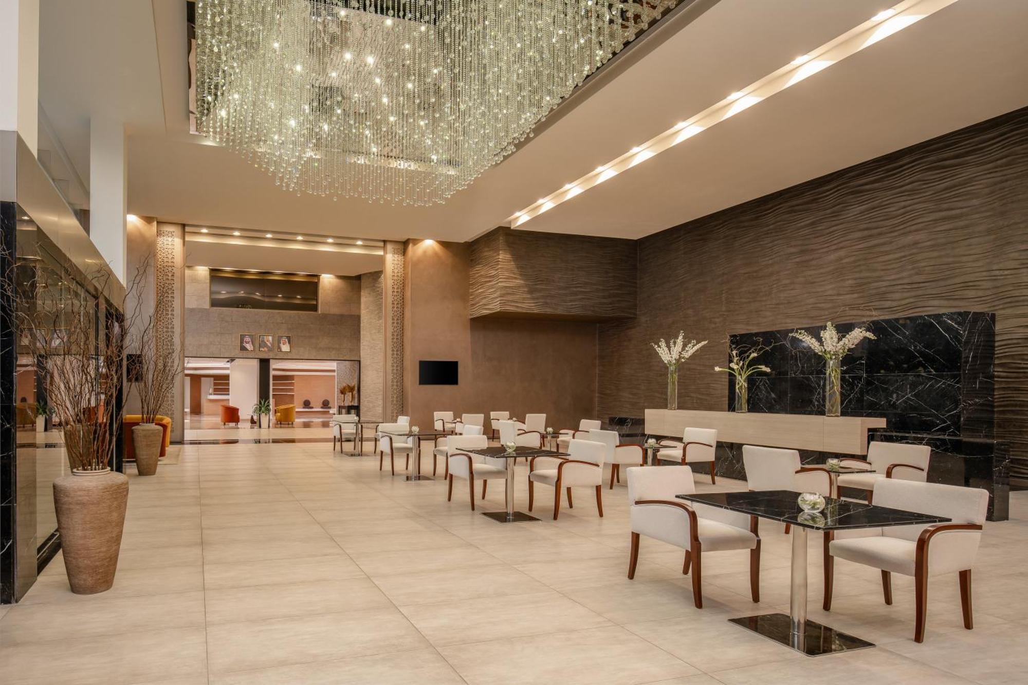 Carlton Al Moaibed Hotel Дамам Екстериор снимка The lobby