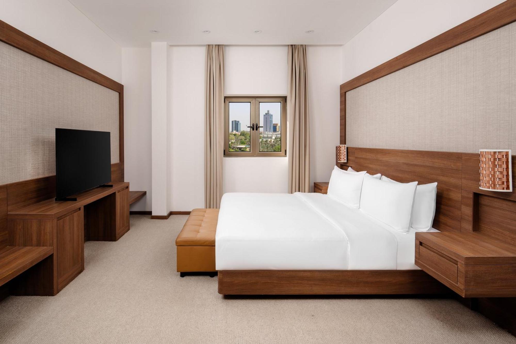 Carlton Al Moaibed Hotel Дамам Екстериор снимка A bedroom at the hotel