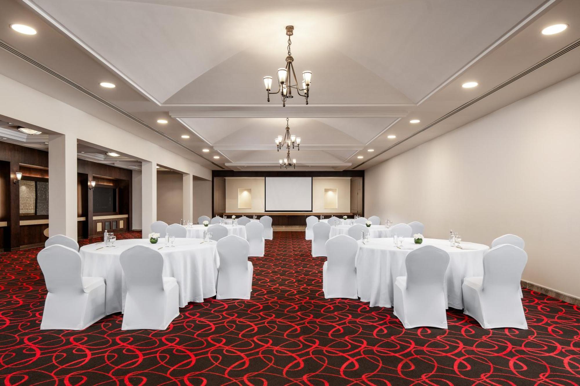 Carlton Al Moaibed Hotel Дамам Екстериор снимка The ballroom at the hotel